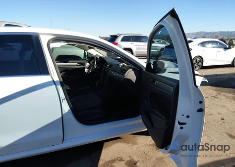 2015 Volkswagen Passat 1.8T Limited Edition из США, поврежденный, VIN 1VWAT7A31FC082046